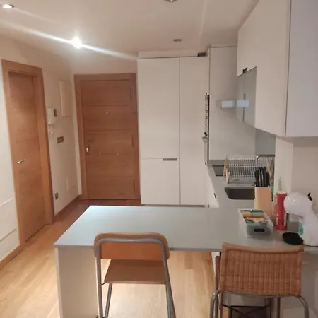 Pleno Centro, 5 Minutos Casco Vello, 400 Metros Estación Ave Apartamento *