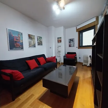 Pleno Centro, 5 Minutos Casco Vello, 400 Metros Estacion Ave Vigo