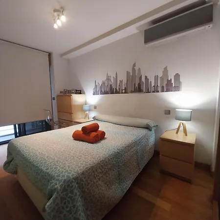 Pleno Centro, 5 Minutos Casco Vello, 400 Metros Estacion Ave ヴィーゴ
